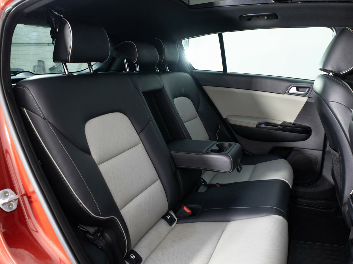 Б/У Киа Спортейдж 2016 года. Фото: #17