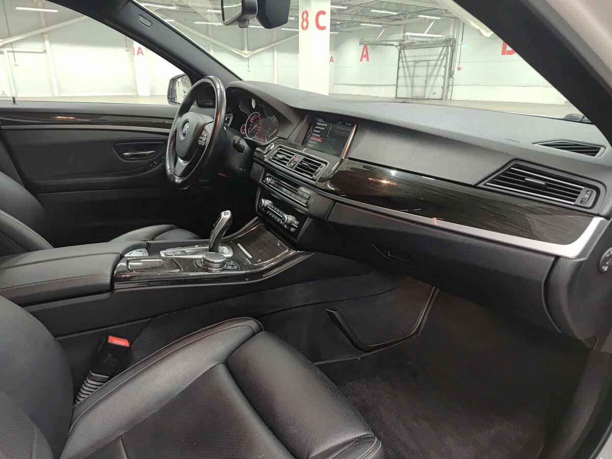 BMW 5 серии 2016 года с пробегом. Фото: #10