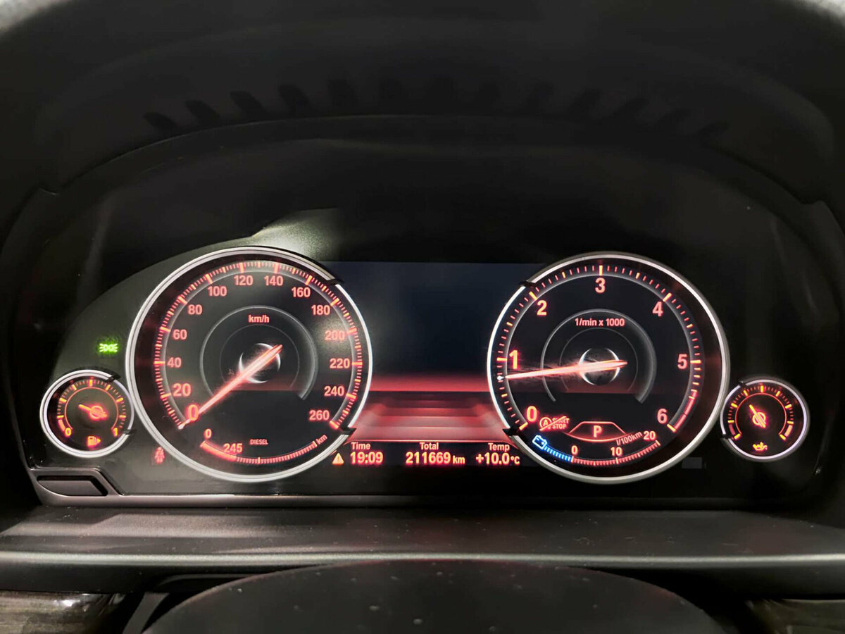 BMW 5 серии 2016 года с пробегом. Фото: #12