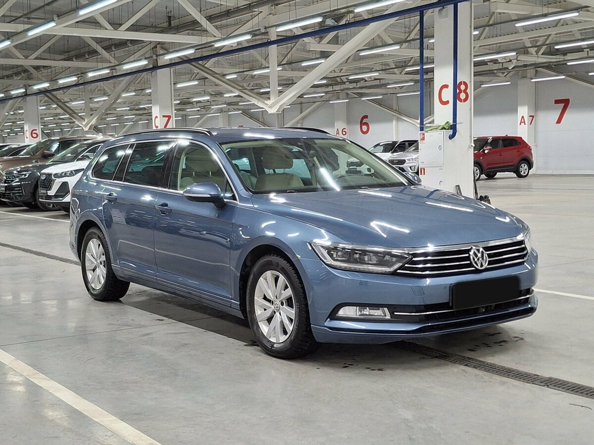 Volkswagen Passat 2018 года с пробегом. Фото: #2