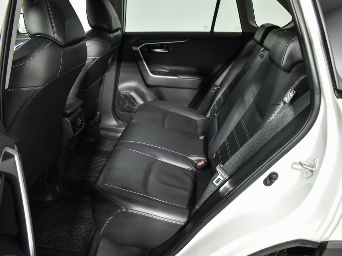 Toyota RAV4 2019 года с пробегом. Фото: #10