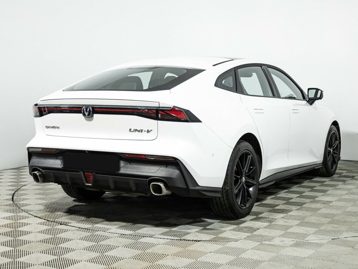 Changan UNI-V 2024 года с пробегом. Фото: #4