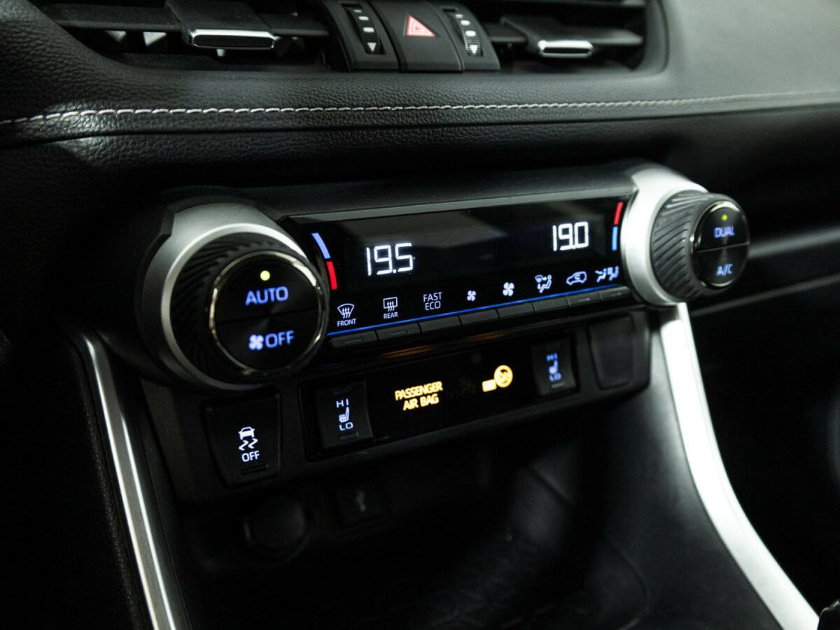 Toyota RAV4 2021 года с пробегом. Фото: #15