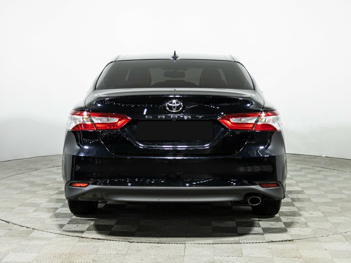 Toyota Camry 2018 года с пробегом. Фото: #5