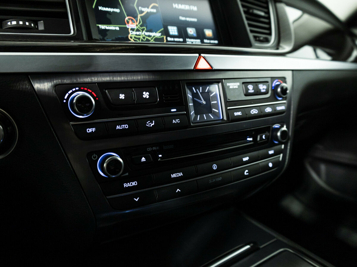 Hyundai Genesis 2015 года с пробегом. Фото: #20