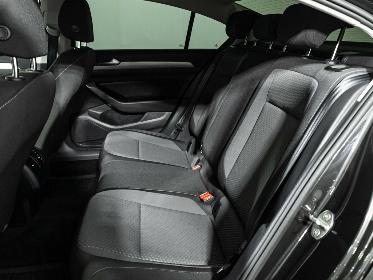 Volkswagen Passat 2021 года с пробегом. Фото: #9