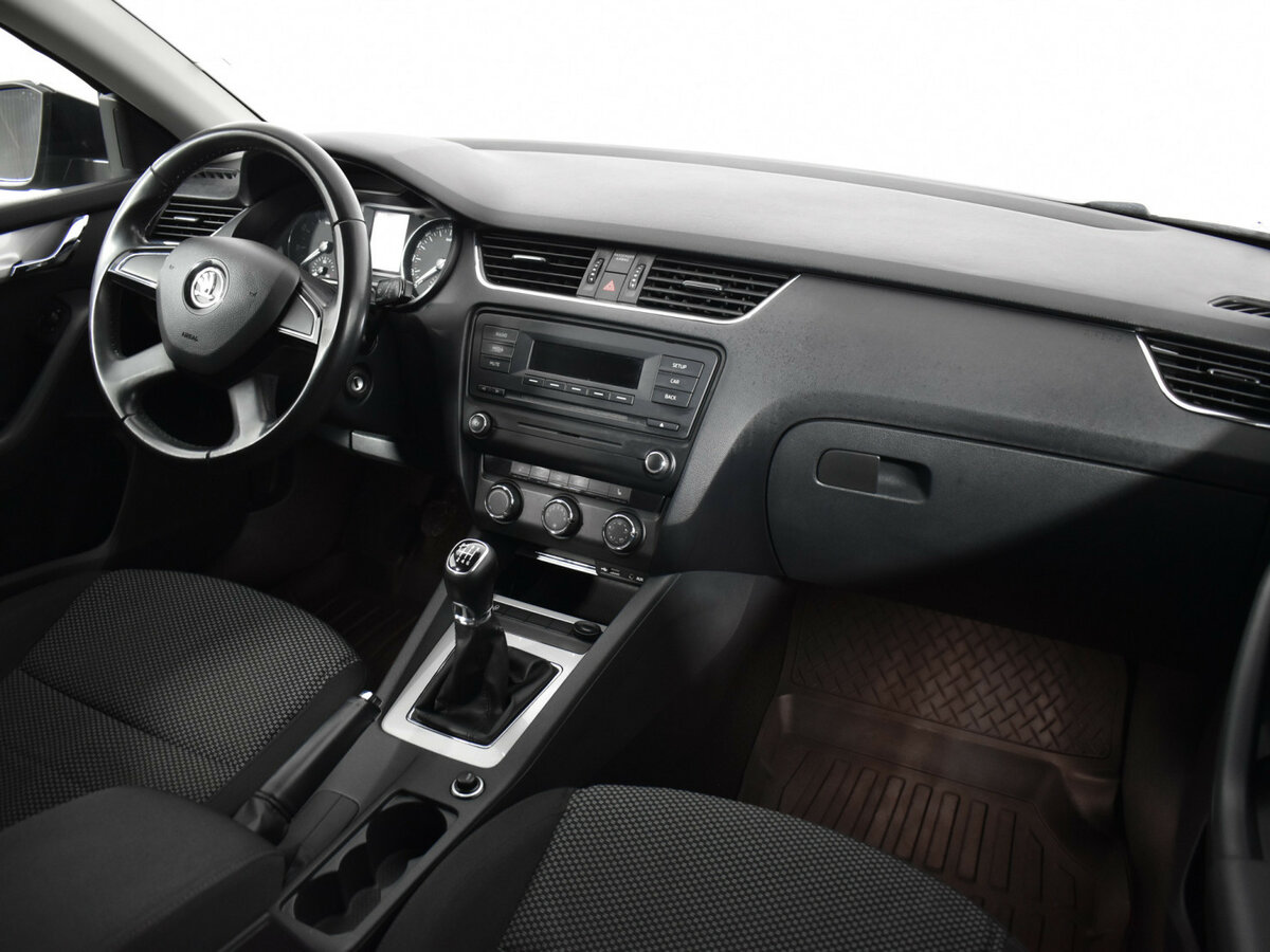 Б/У Шкода Октавия 2014 года. Фото: #9