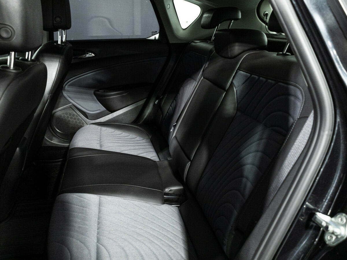 Б/У Опель Астра 2013 года. Фото: #5