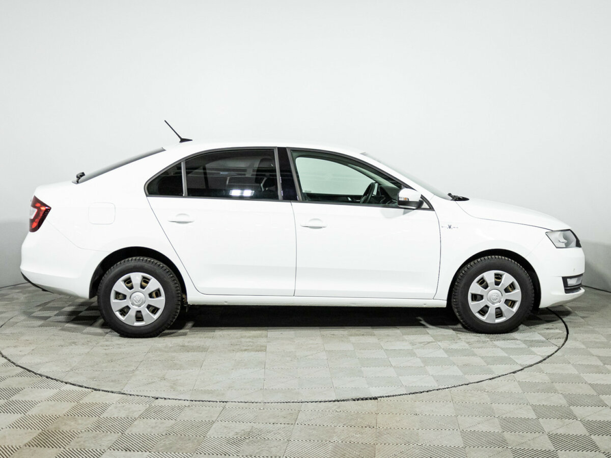 Skoda Rapid 2018 года с пробегом. Фото: #3