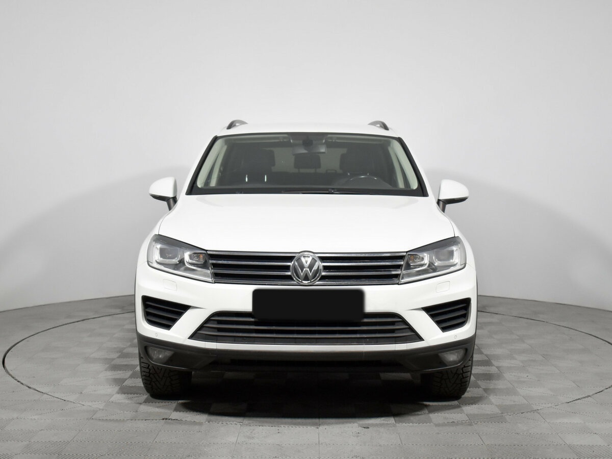 Volkswagen Touareg 2015 года с пробегом. Фото: #1