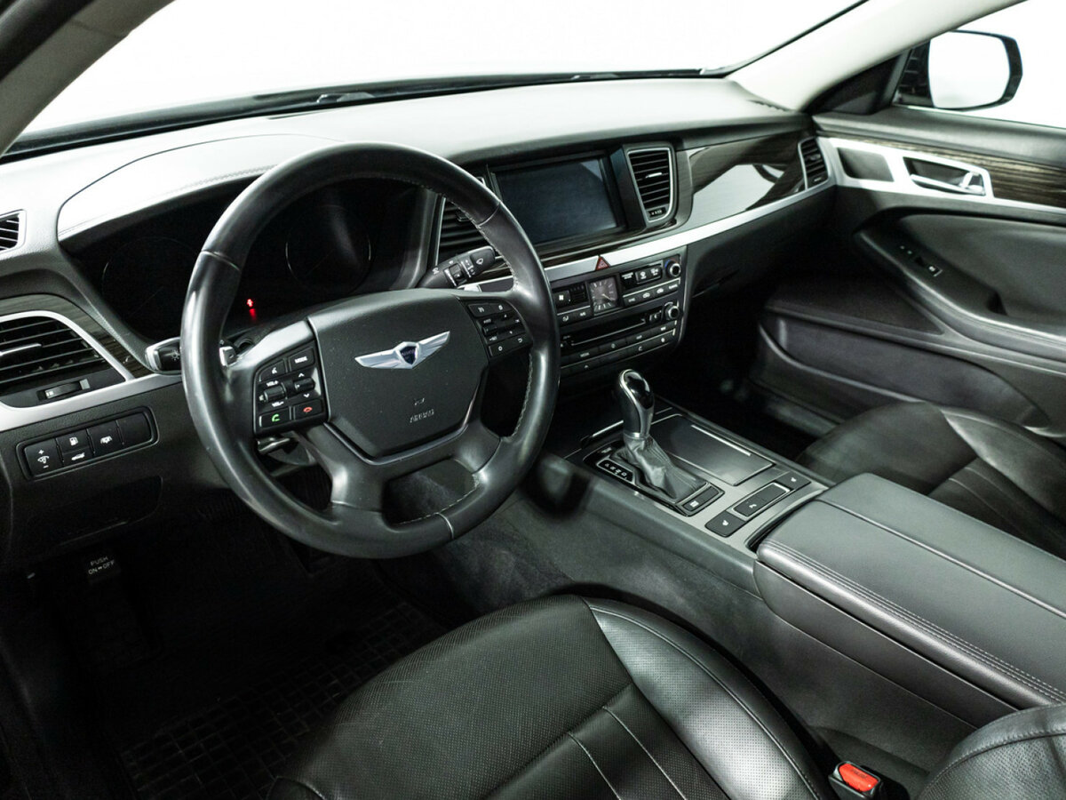Hyundai Genesis 2015 года с пробегом. Фото: #8