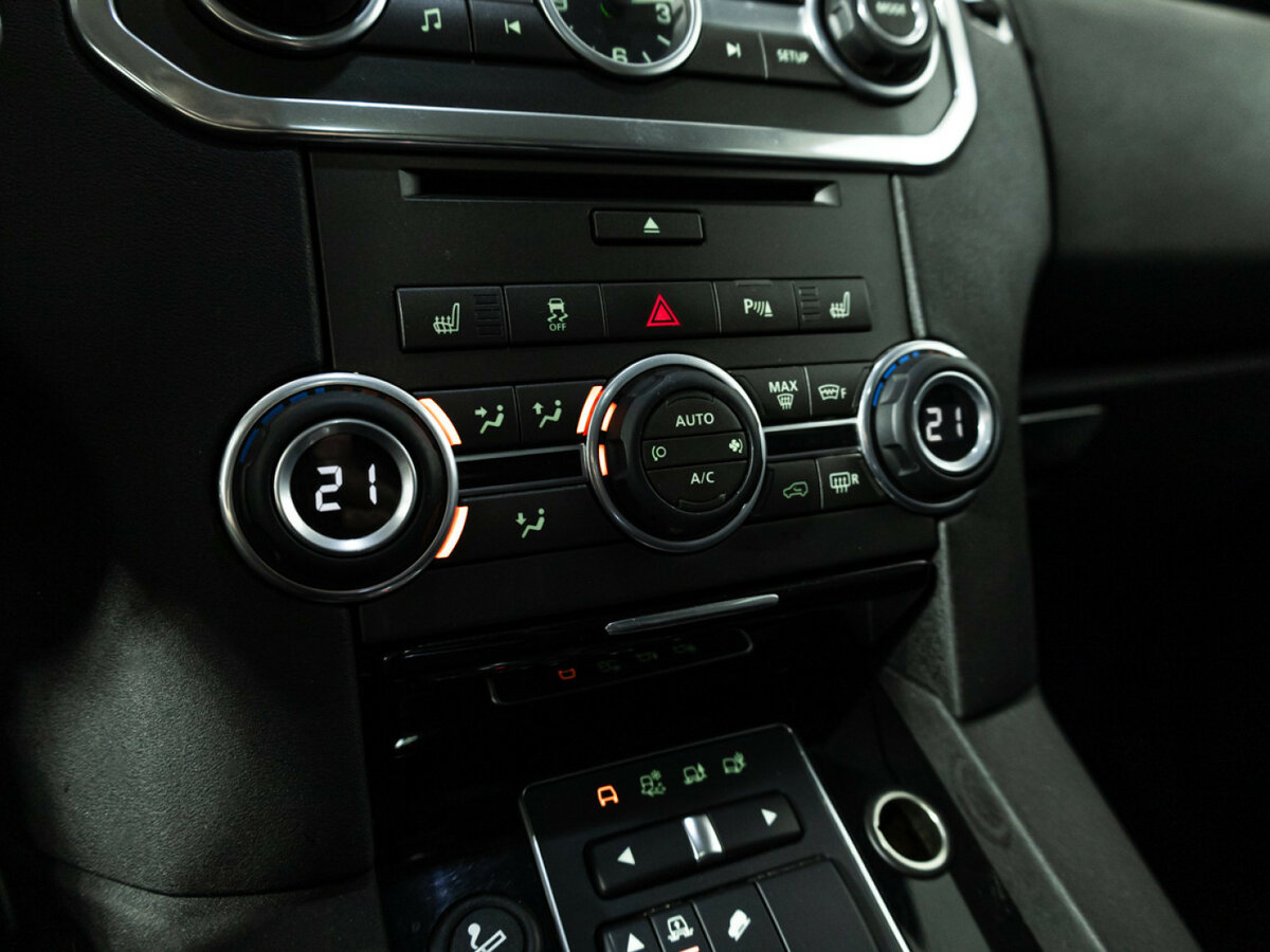 Land Rover Discovery 2015 года с пробегом. Фото: #13