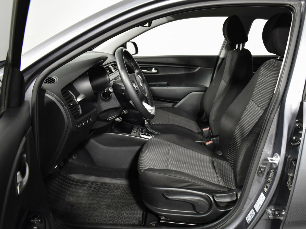 Б/У Киа Рио 2018 года. Фото: #9