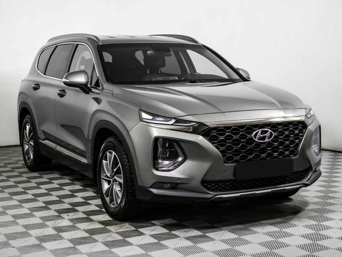 Hyundai Santa Fe 2019 года с пробегом. Фото: #2