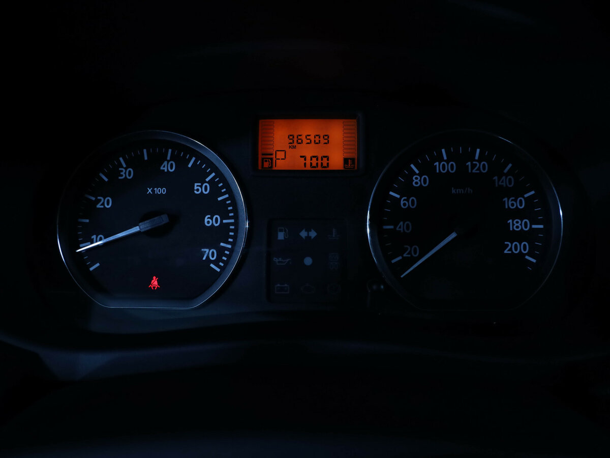 Б/У Рено Логан 2015 года. Фото: #8