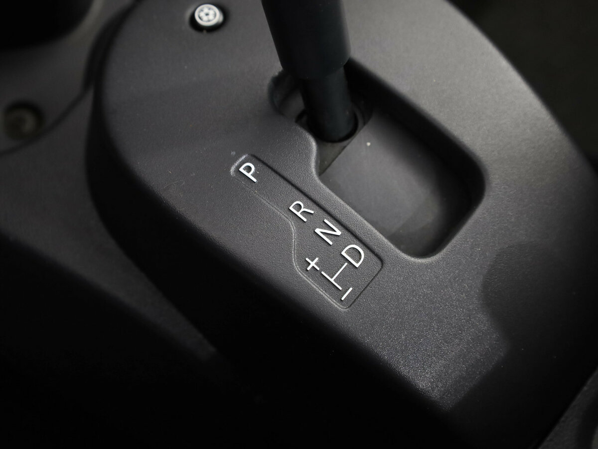 Б/У Рено Логан 2015 года. Фото: #9