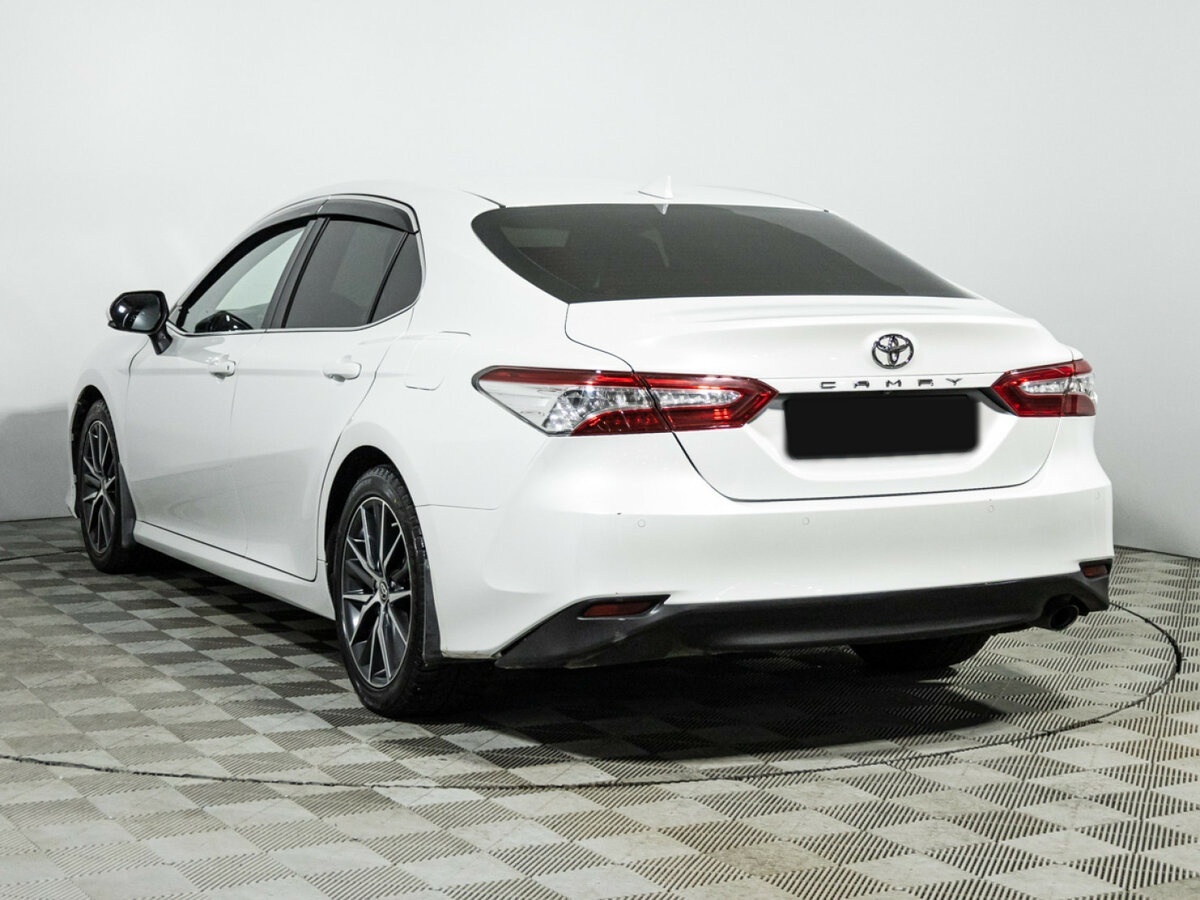Toyota Camry 2021 года с пробегом. Фото: #6