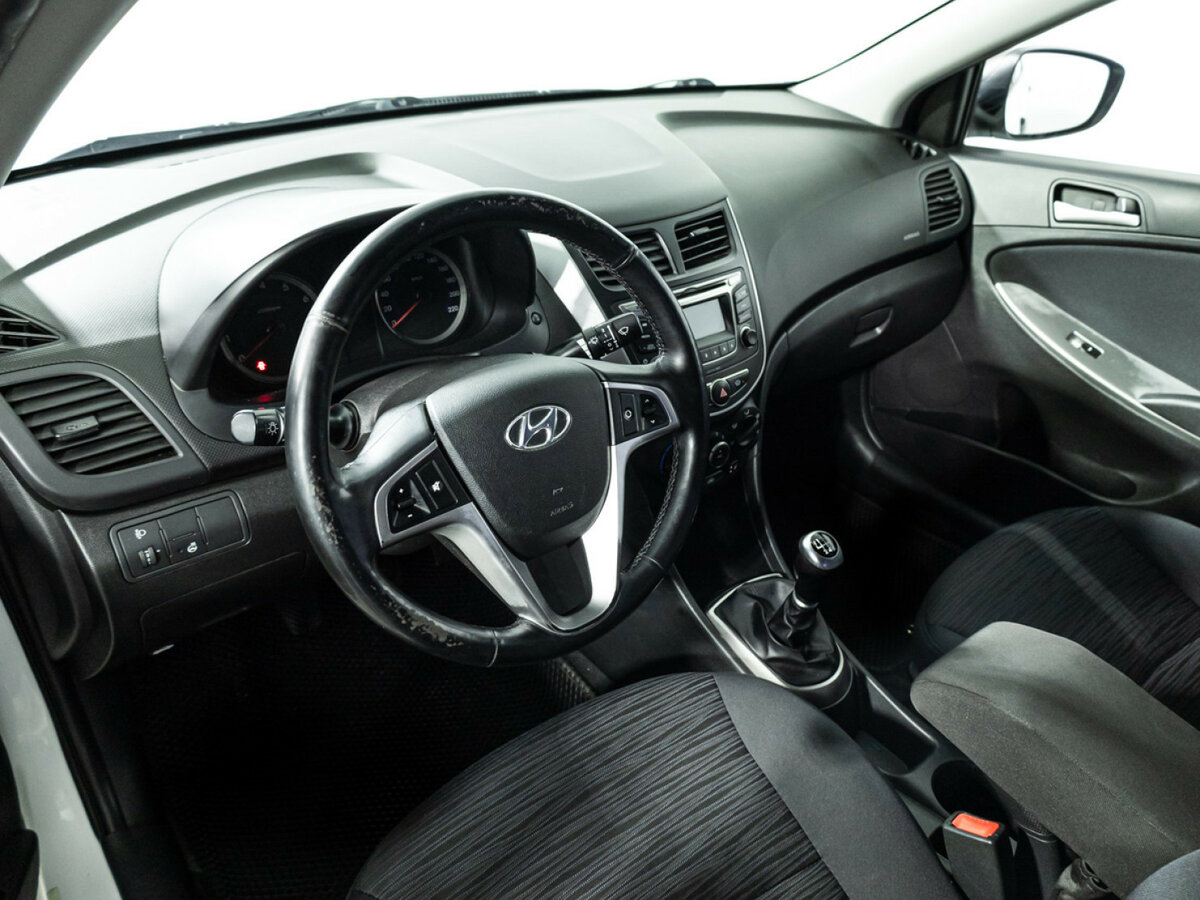 Hyundai Solaris 2015 года с пробегом. Фото: #9