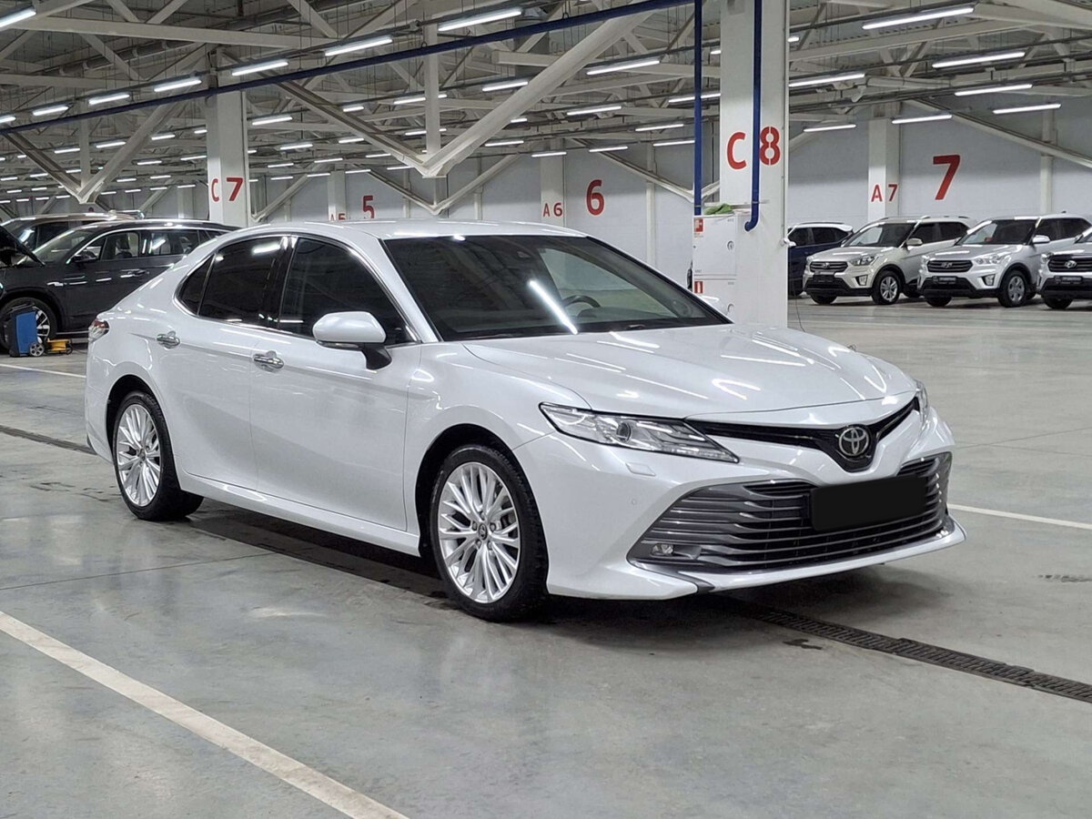 Toyota Camry 2020 года с пробегом. Фото: #2