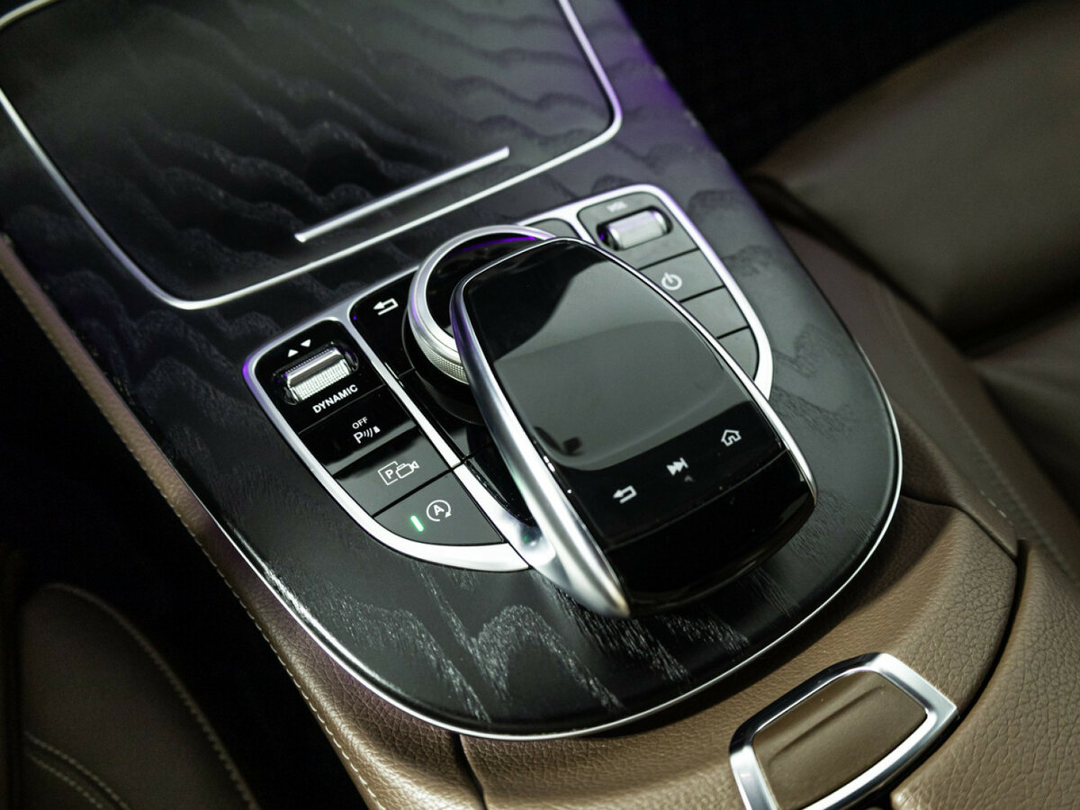 Mercedes-Benz E-Класс 2019 года с пробегом. Фото: #18