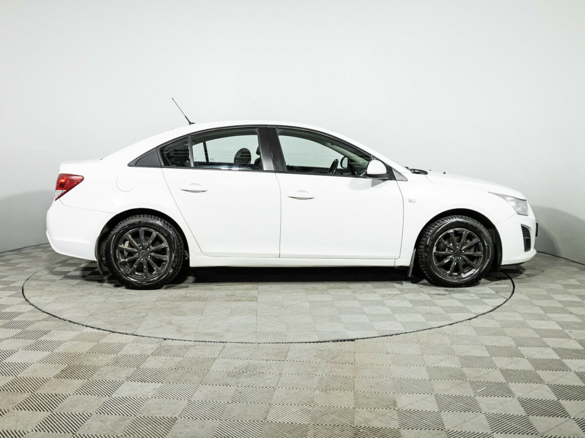 Б/У Шевроле Круз 2013 года. Фото: #3