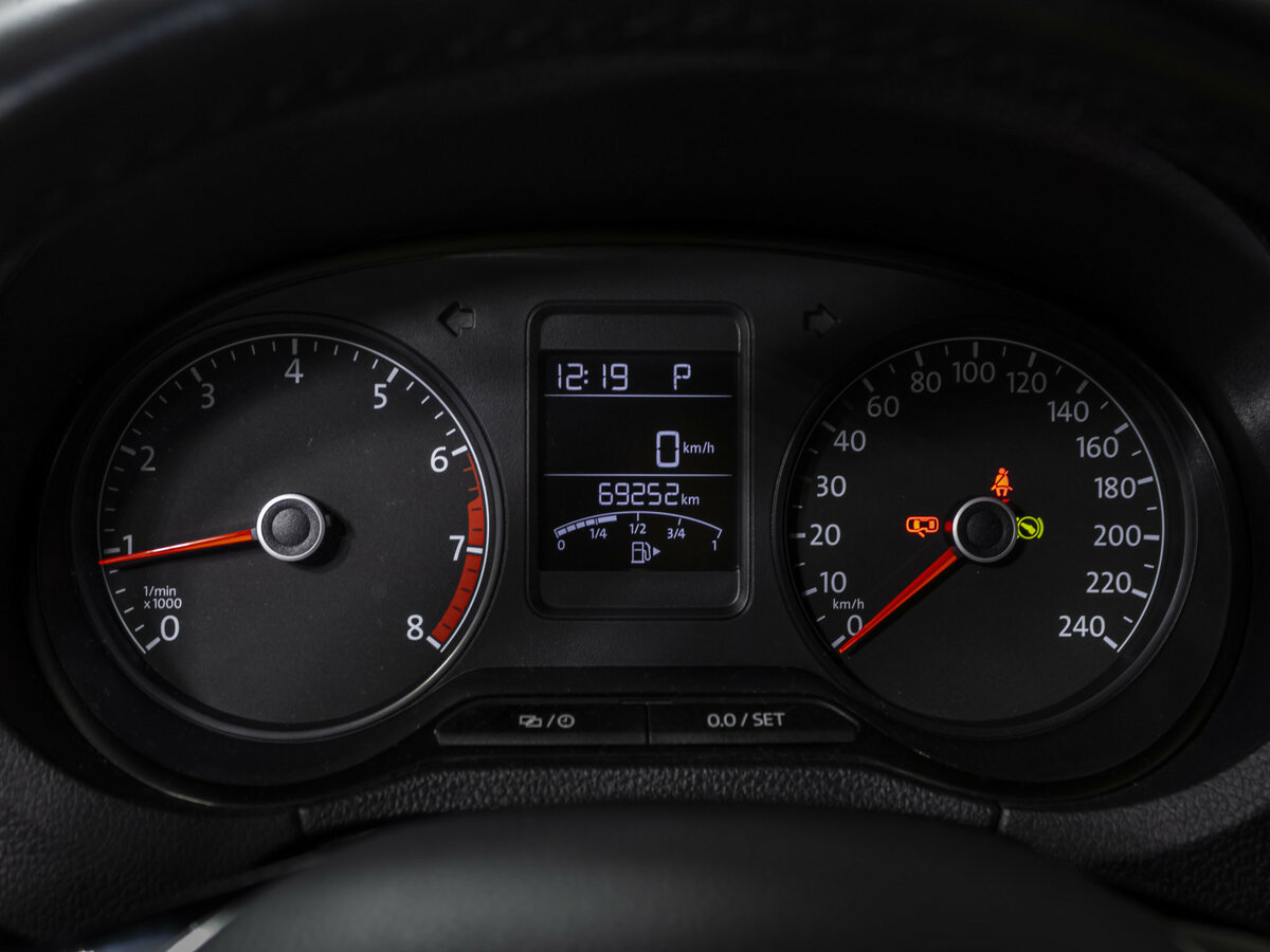 Б/У Фольксваген Поло 2016 года. Фото: #9