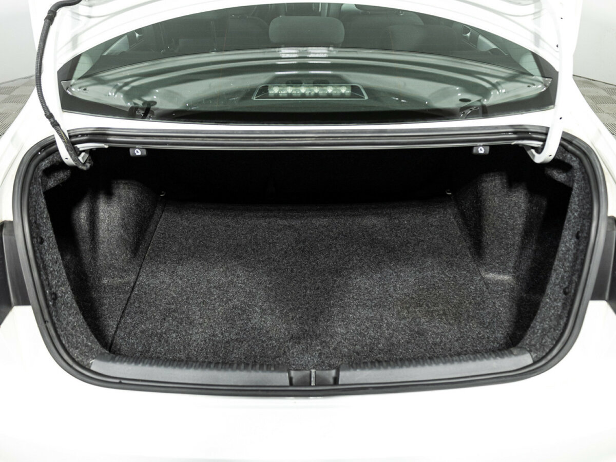 Б/У Фольксваген Джетта 2017 года. Фото: #12