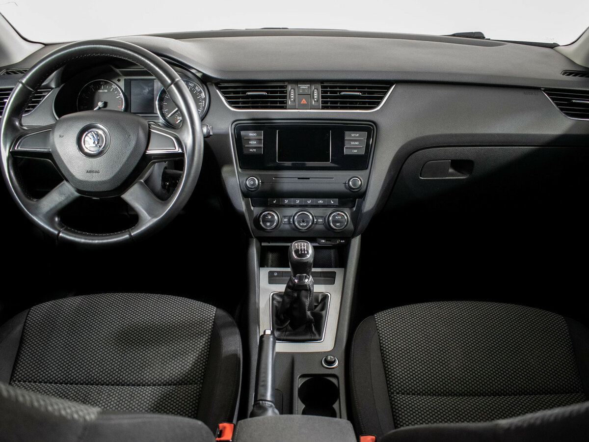 Б/У Шкода Октавия 2014 года. Фото: #8