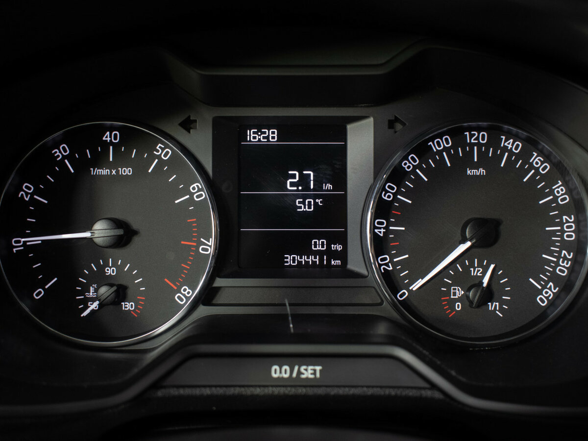 Б/У Шкода Октавия 2014 года. Фото: #9