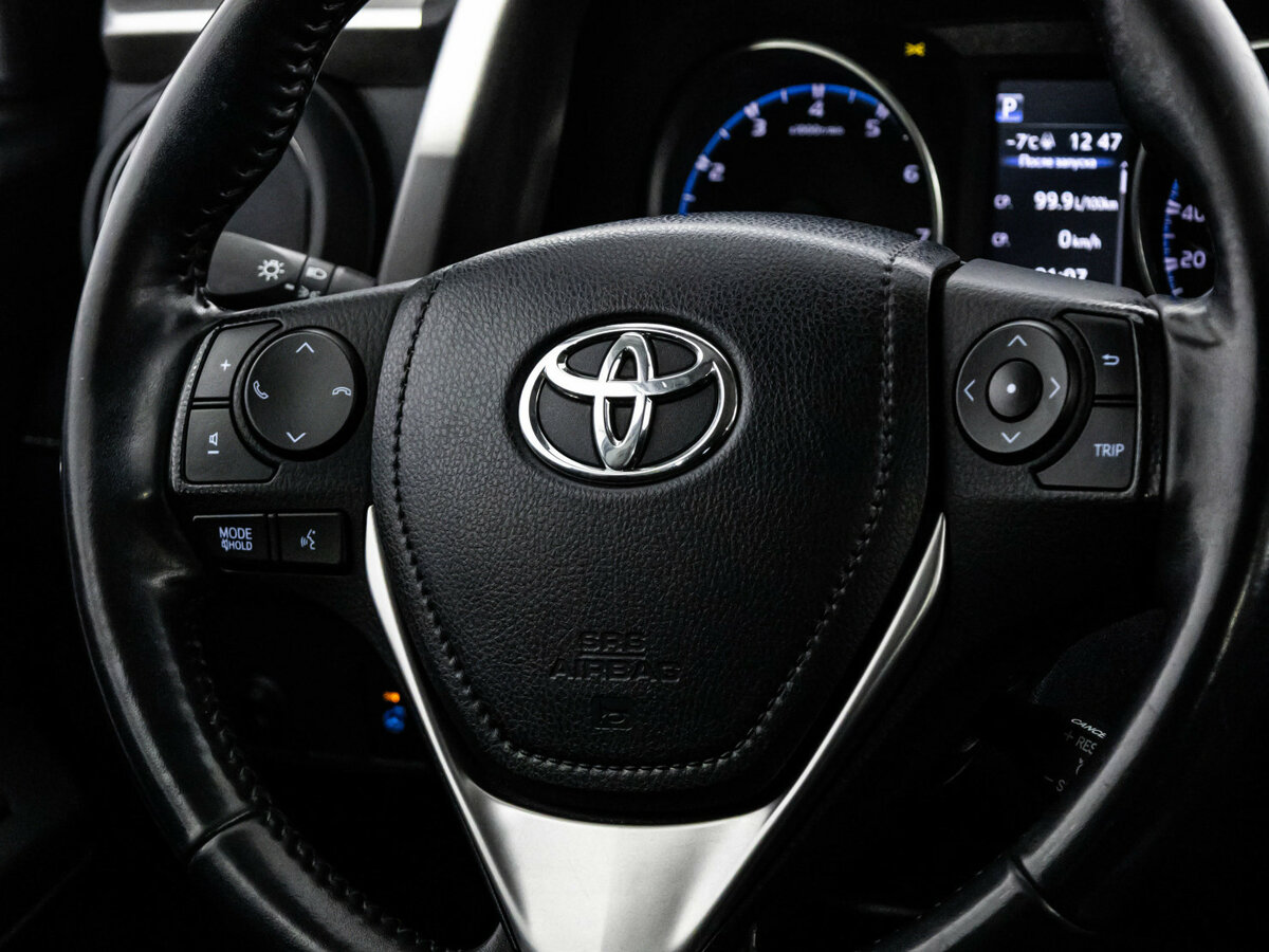 Б/У Тойота Рав4 2018 года. Фото: #8