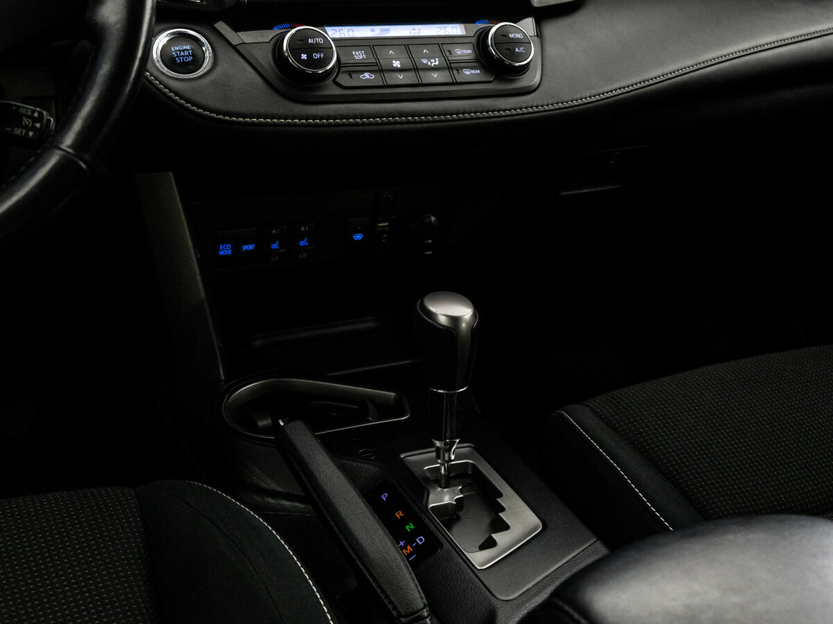 Б/У Тойота Рав4 2018 года. Фото: #9