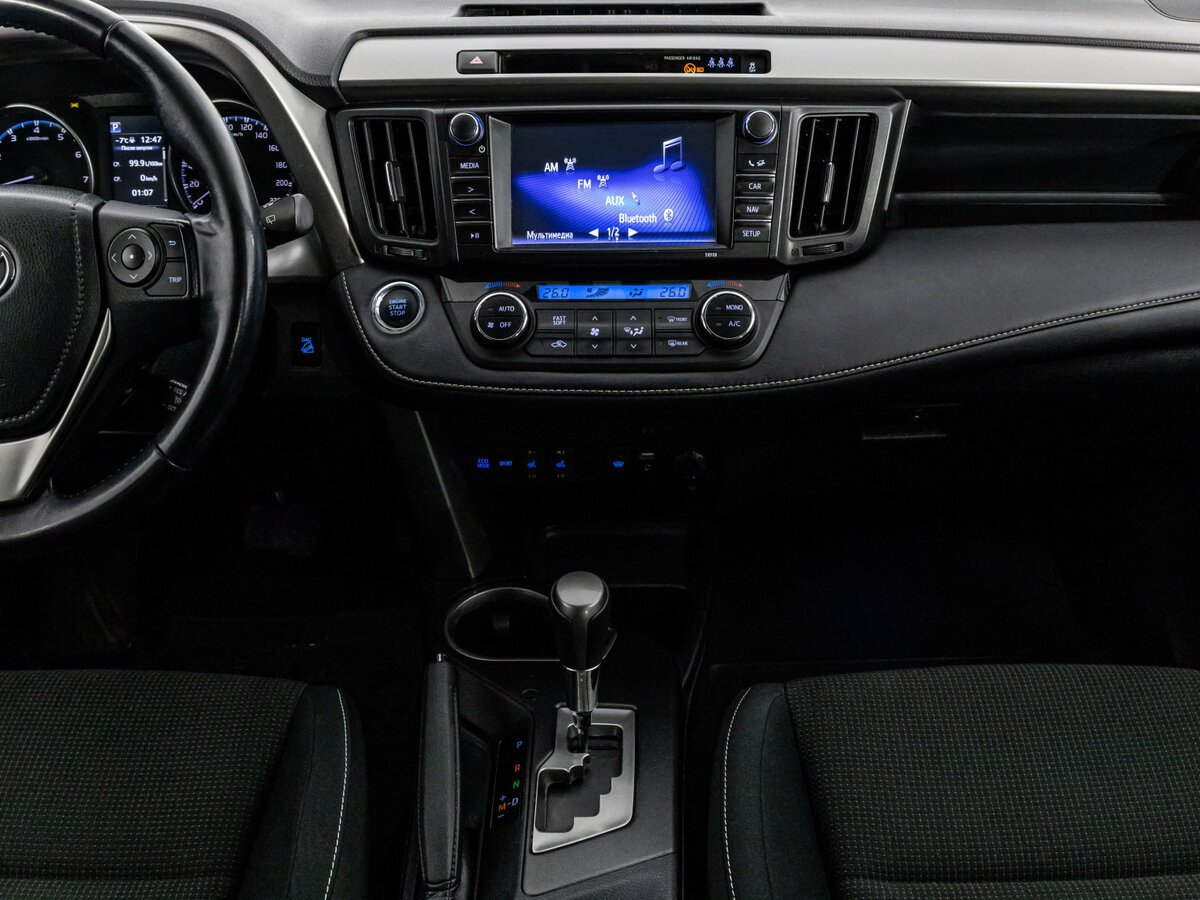 Б/У Тойота Рав4 2018 года. Фото: #10