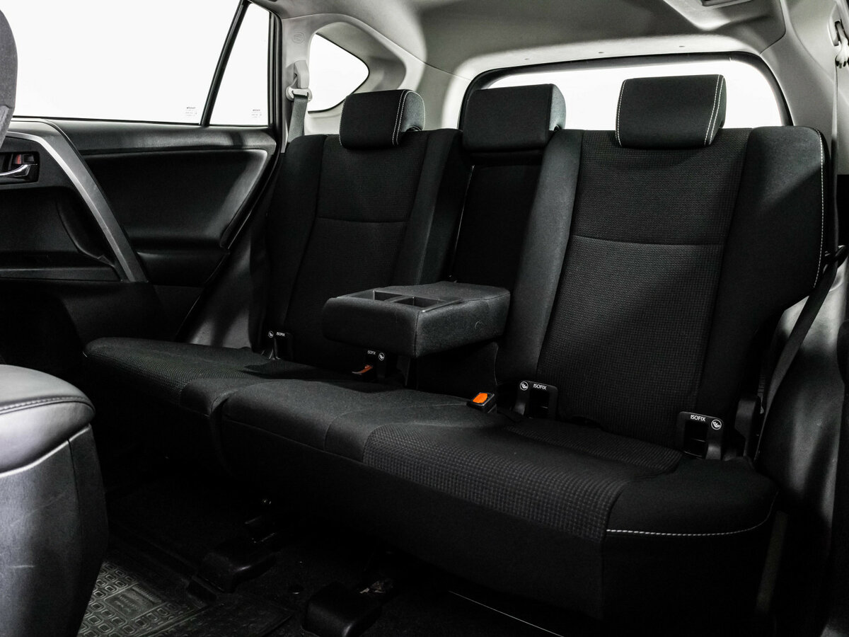 Б/У Тойота Рав4 2018 года. Фото: #16