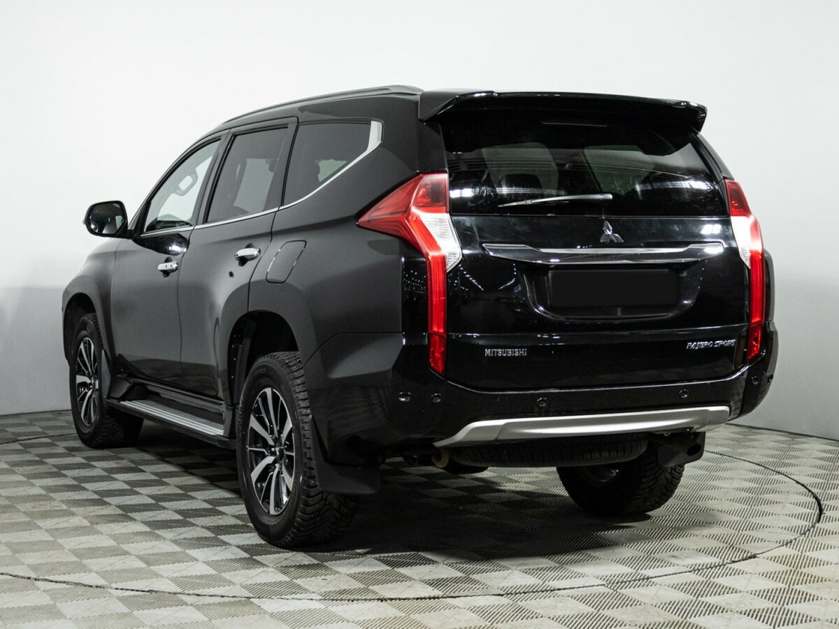 Mitsubishi Pajero Sport 2017 года с пробегом. Фото: #5